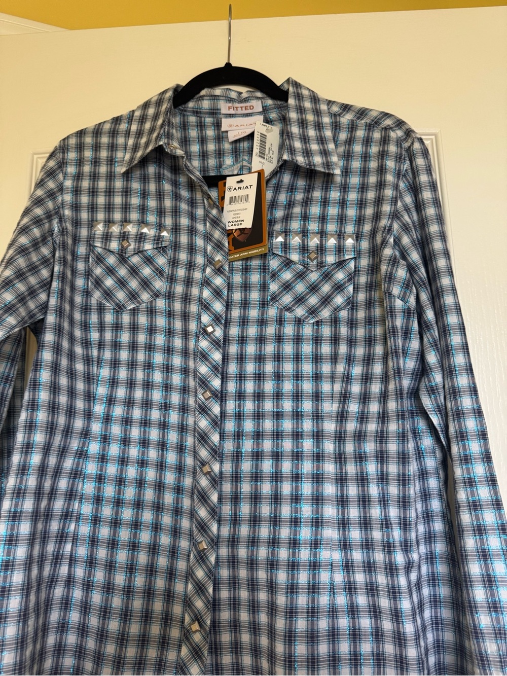 Ariat Appliqué Fitted Western Shirt With Studded Cross Detail